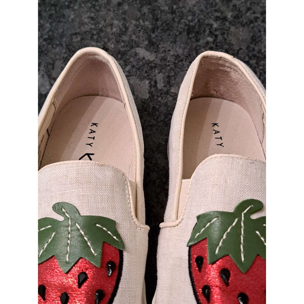 Katy Perry Women's Slip On Shoes Size 7 Novelty Strawberry Canvas Beige Loafer - Picture 5 of 10